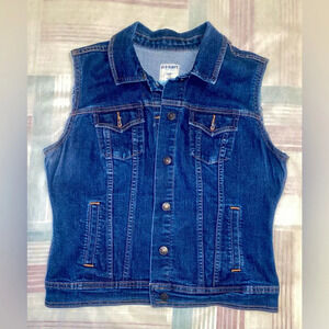 Old navy denim jacket with a handma art on a back